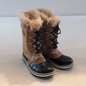 Girls Size 3, SOREL faux fur BOOTS, Waterproof Insulated Winter Rain